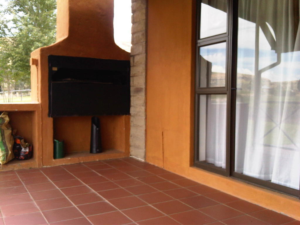 Pumula Guest Farm Villa เฟอรีส์เบิร์ก ภายนอก รูปภาพ